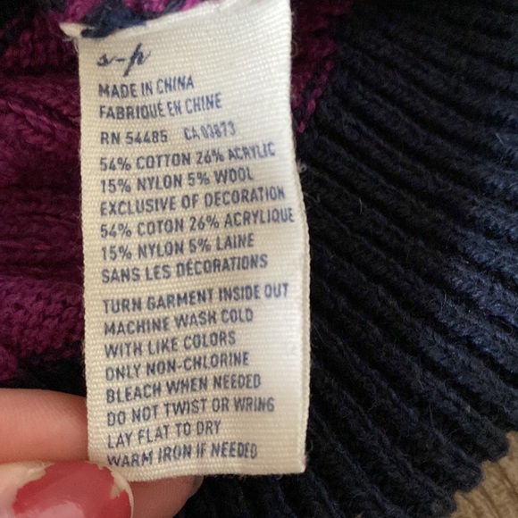 American Eagle Sweater - Picture 5 of 6